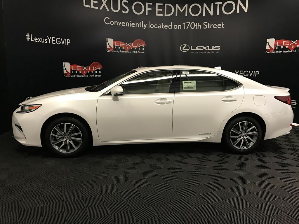 New 2018 Lexus Es 300h Executive Package 4 Door Car In Edmonton